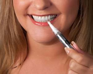 Способ отбеливания зубов в домашних условиях отбеливающим карандашом
