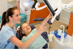 Лечение зубов детям: цены на наркоз при лечении зубов у детей