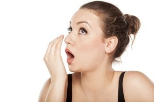 Причины плохого запаха изо рта, лечение
