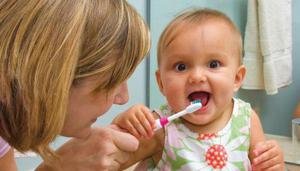 О чистке детских зубов