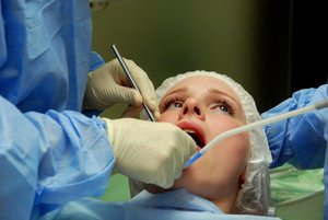 Показания к хирургическому лечению кисты на десне зуба
