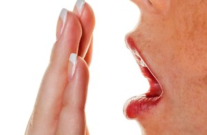 Как избавиться от плохого запаха изо рта