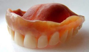 Зубной протез - выбираем материал