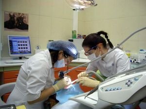 Описание нюансов имплантации зубов под ключ