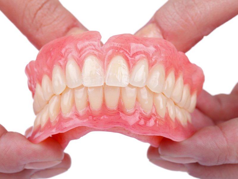 Свойства съёмных зубных протезов