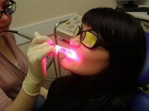  Лазерное отбеливание зубов производится в стоматологических и косметических клиниках