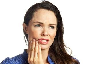 Что делать, если шатаются передние зубы и как их укрепить
