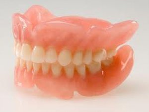 Силиконовый зубной протез