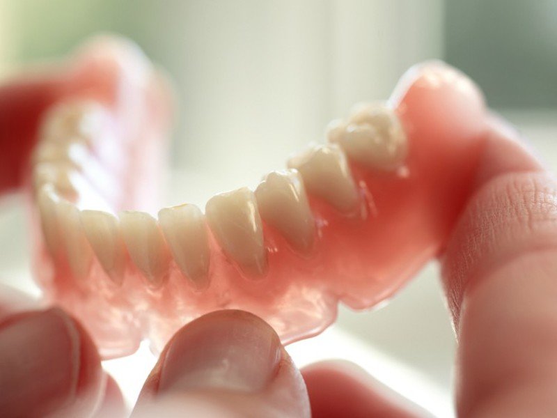 Стоимость силиконовых зубных протезов