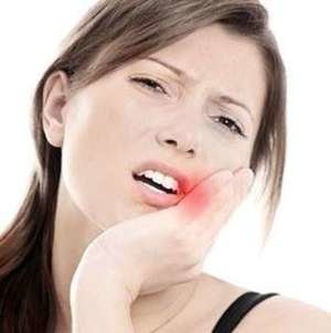 Что делать, если болит десна после удаления зуба
