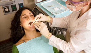 Подробное описание процесса вставки зуба
