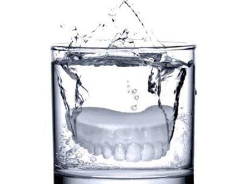 Как обрабатывать зубные протезы Хлоргексидином