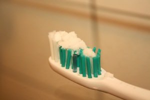 Можно ли чистить зубы содой?